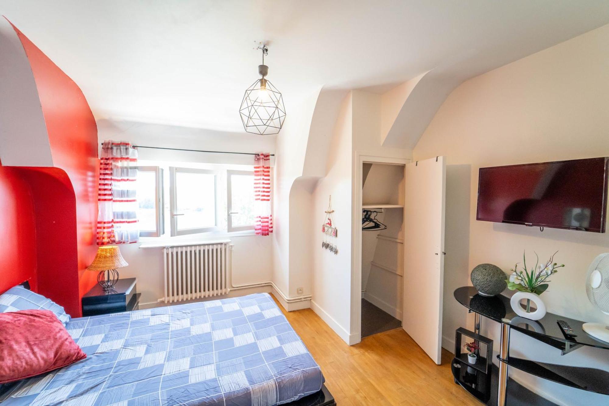 Appart 4 Chambres Parking Voitures Velos 10Min Blois Esterno foto